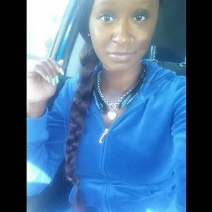 Meet your Posher, Latisha